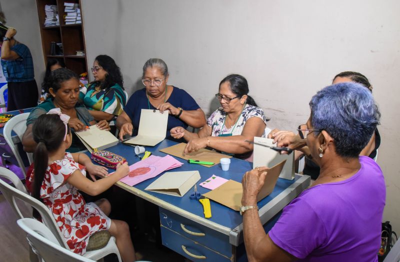 Certificação do curso de confecção de bolsa em tecidos na Secretaria da Mulher