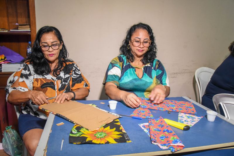 Certificação do curso de confecção de bolsa em tecidos na Secretaria da Mulher