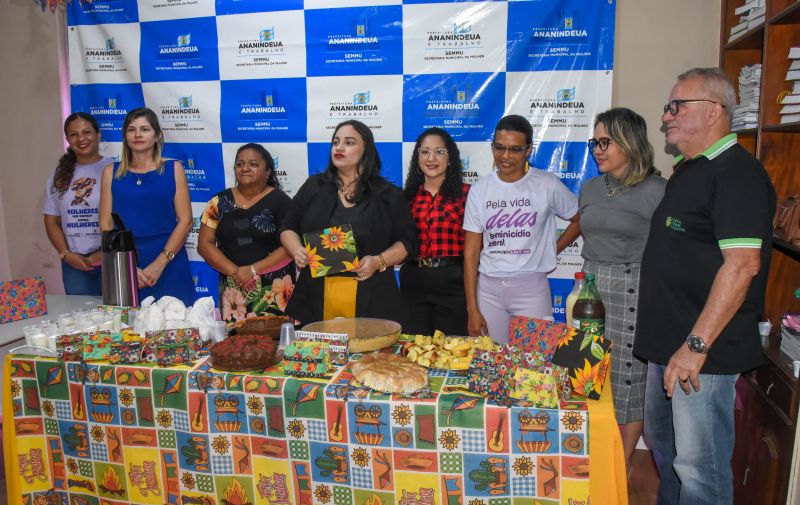 Certificação do curso de confecção de bolsa em tecidos na Secretaria da Mulher