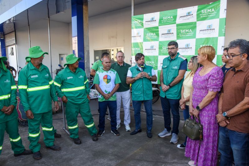 Ato de entrega de equipamentos e móveis para SEMA por meio de compensação ambiental