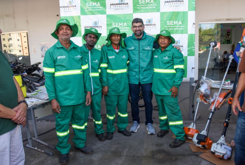 Ato de entrega de equipamentos e móveis para SEMA por meio de compensação ambiental