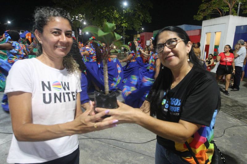 Ação de Combate á Emergência Climática por Meio da Cultura na praça Bíblia