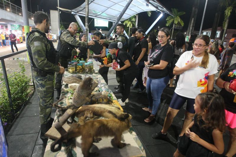 Ação de Combate á Emergência Climática por Meio da Cultura na praça Bíblia