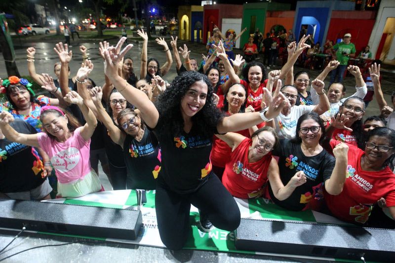 Ação de Combate á Emergência Climática por Meio da Cultura na praça Bíblia
