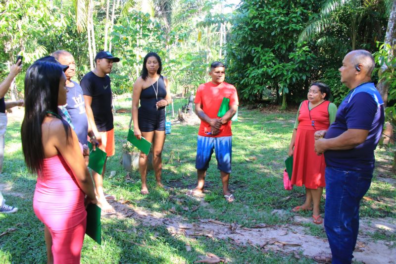 Curso de Avicultura na comunidade Quilombo do Abacatal