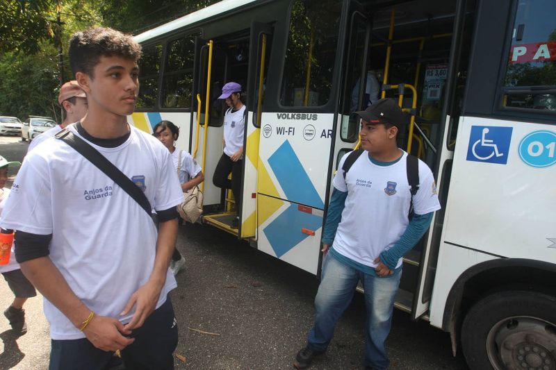 Guarda Municipal com Projeto Anjos da Guarda no parque Curió Utinga