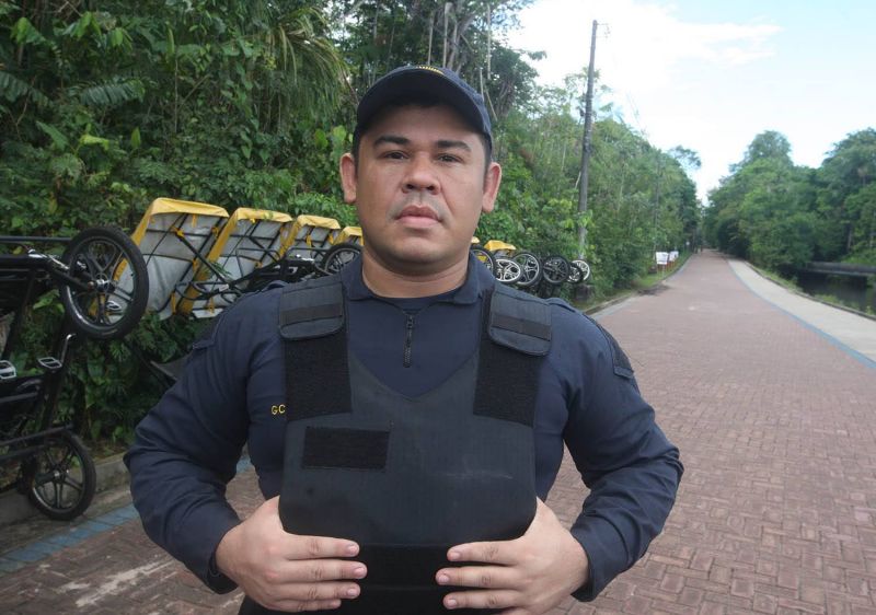 Guarda Municipal com Projeto Anjos da Guarda no parque Curió Utinga