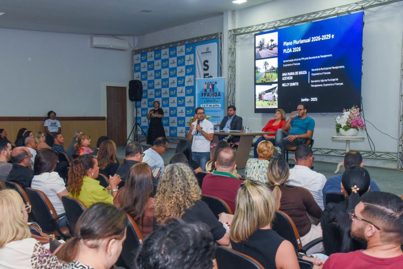 Apresentação de Metodologia para Elaboração do Plano Plurianual no Auditório da SEMED