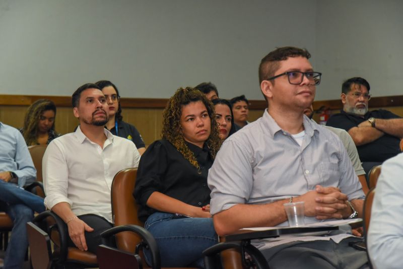 Apresentação de Metodologia para Elaboração do Plano Plurianual no Auditório da SEMED