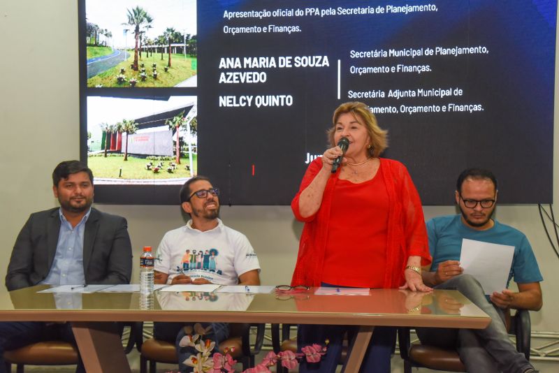 Apresentação de Metodologia para Elaboração do Plano Plurianual no Auditório da SEMED