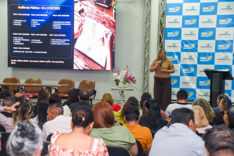 Apresentação de Metodologia para Elaboração do Plano Plurianual no Auditório da SEMED