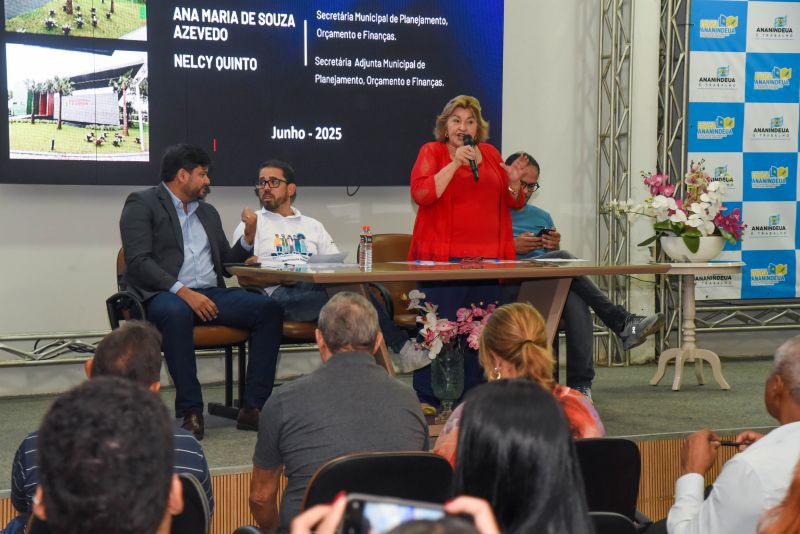 Apresentação de Metodologia para Elaboração do Plano Plurianual no Auditório da SEMED