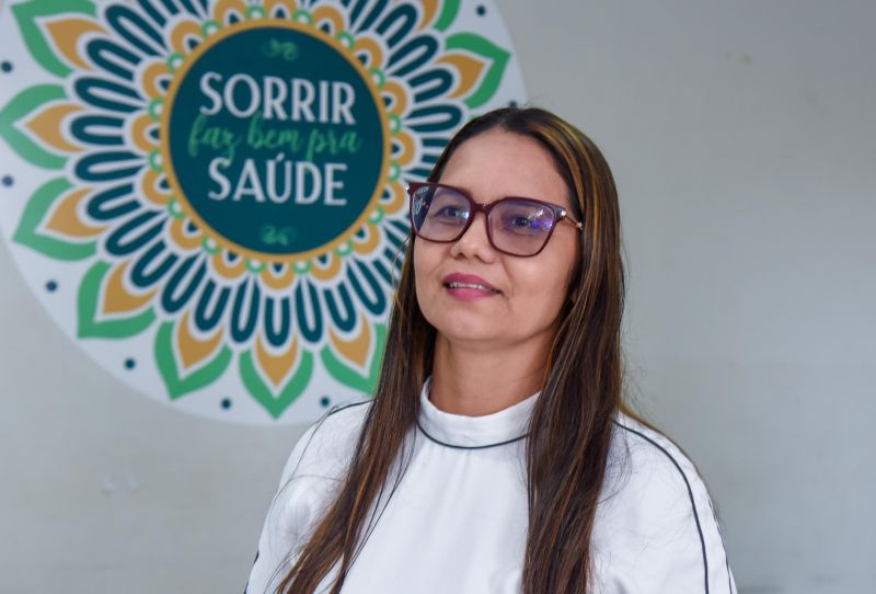 Entrega de Apoio Alimentar e 20 kits Fluxo com Respeito no CRAS 40 Horas