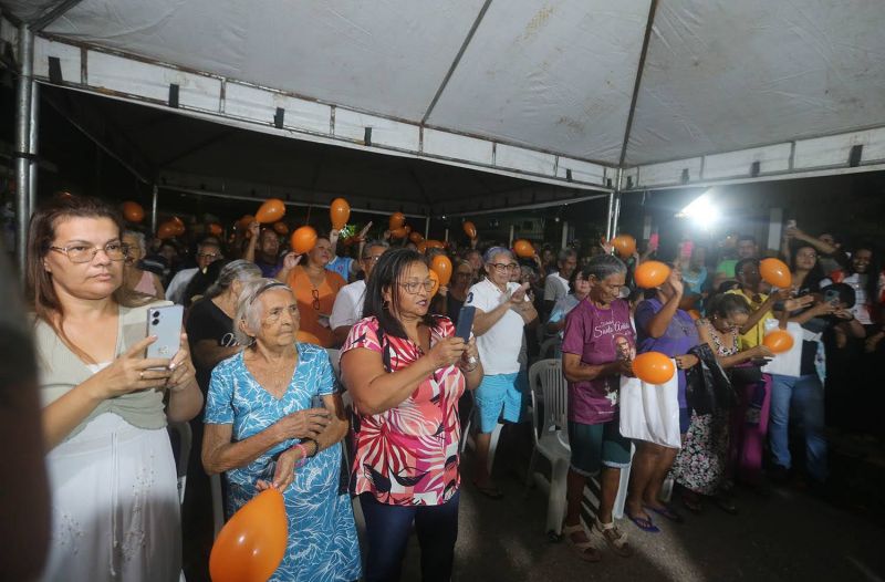 Entrega de Títulos de Propriedade na Comunidade Cristo Rei no bairro 40 Horas
