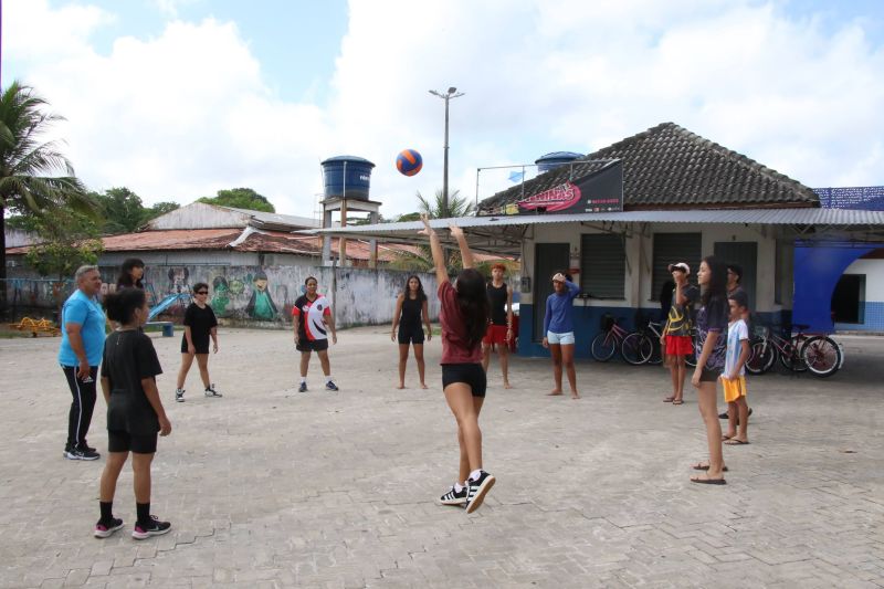 Caravana do Esporte na quadra Lauro Leite no bairro Guanabara