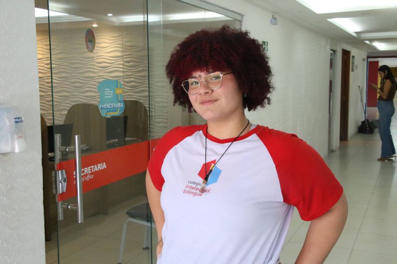 Palestra alusiva ao agosto lilás no auditório do colégio Intelectual