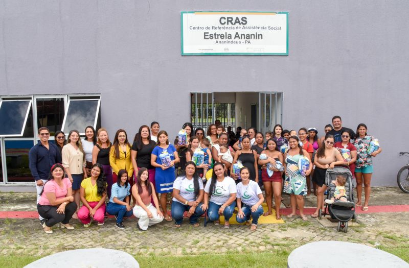 Ação agosto dourado no CRAS Estrela Ananin no conjunto Júlia Seffer