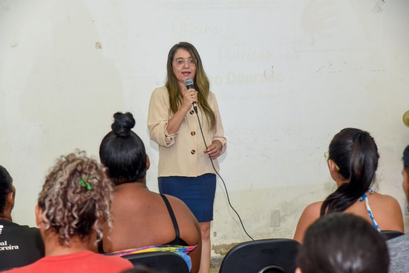 Ação agosto dourado no CRAS Estrela Ananin no conjunto Júlia Seffer