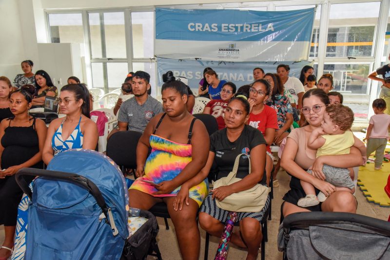 Ação agosto dourado no CRAS Estrela Ananin no conjunto Júlia Seffer