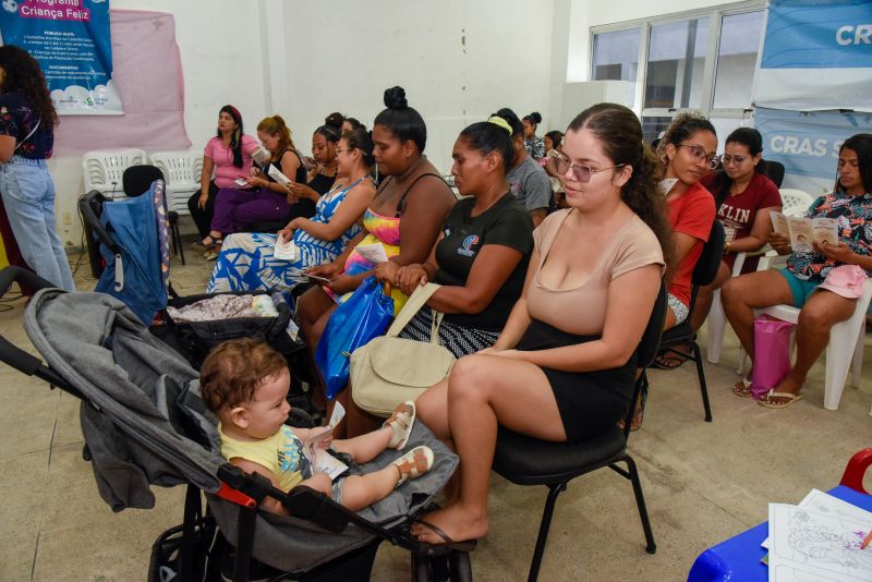 Ação agosto dourado no CRAS Estrela Ananin no conjunto Júlia Seffer