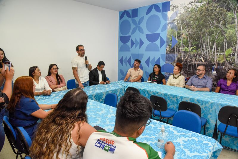 Lançamento da revista Práxis