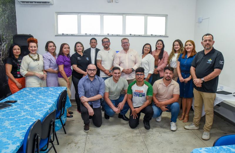 Lançamento da revista Práxis