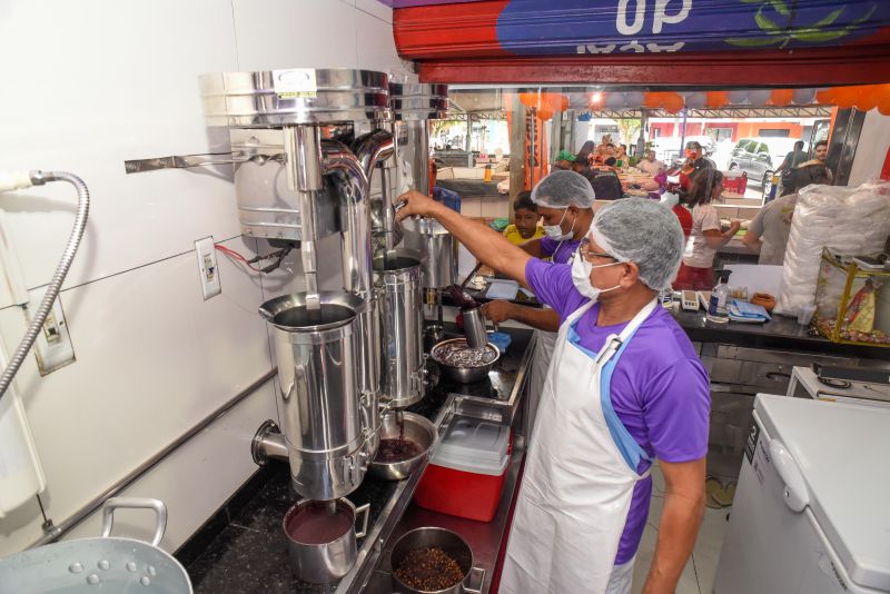 Entrega do Selo Açaí Bom Que Só na feira da Cidade Nova 4