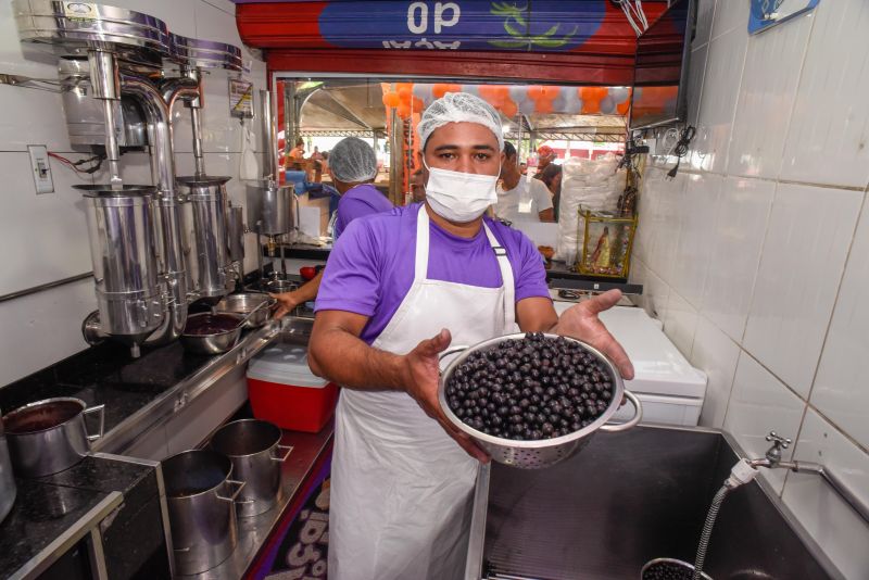 Entrega do Selo Açaí Bom Que Só na feira da Cidade Nova 4
