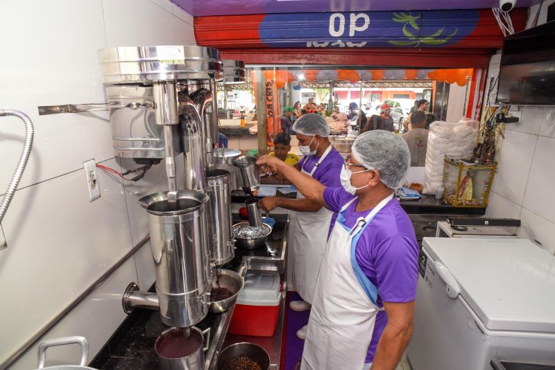 Entrega do Selo Açaí Bom Que Só na feira da Cidade Nova 4