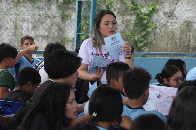 Palestra Maria da Penha Vai á escola Padre Gabriel