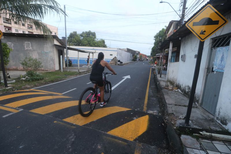 Inauguração de ruas pavimentadas no bairro da Guanabara