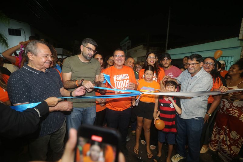 Inauguração de ruas pavimentadas no bairro da Guanabara