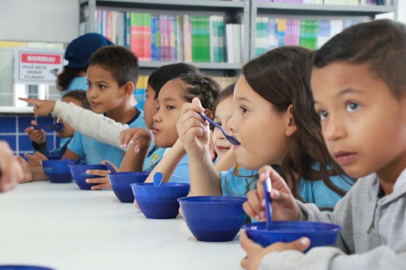 Tá na Hora da Merenda na EMEF Maria Estelita