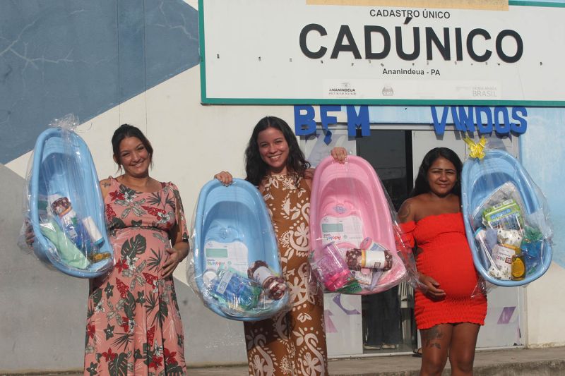 Ação comunitária em alusão Primeira Infância