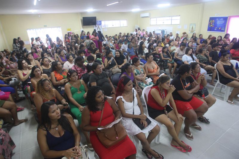 Ação comunitária em alusão Primeira Infância