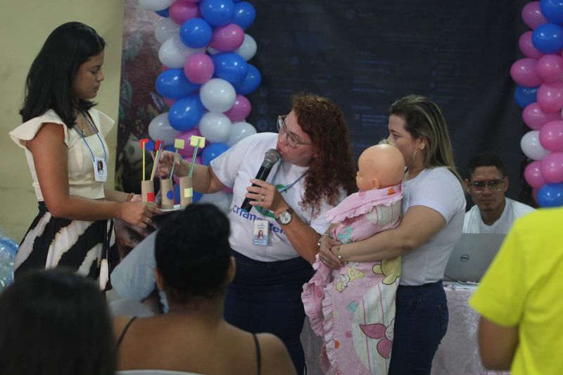 Ação comunitária em alusão Primeira Infância