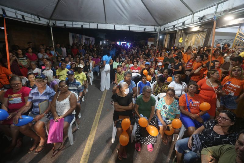 Entrega Títulos de Propriedades no conjunto Júlia Seffer