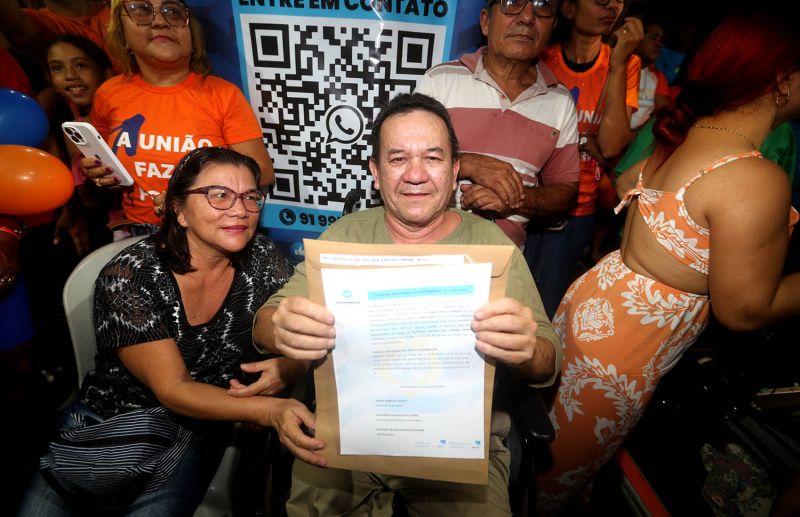 Entrega Títulos de Propriedades no conjunto Júlia Seffer