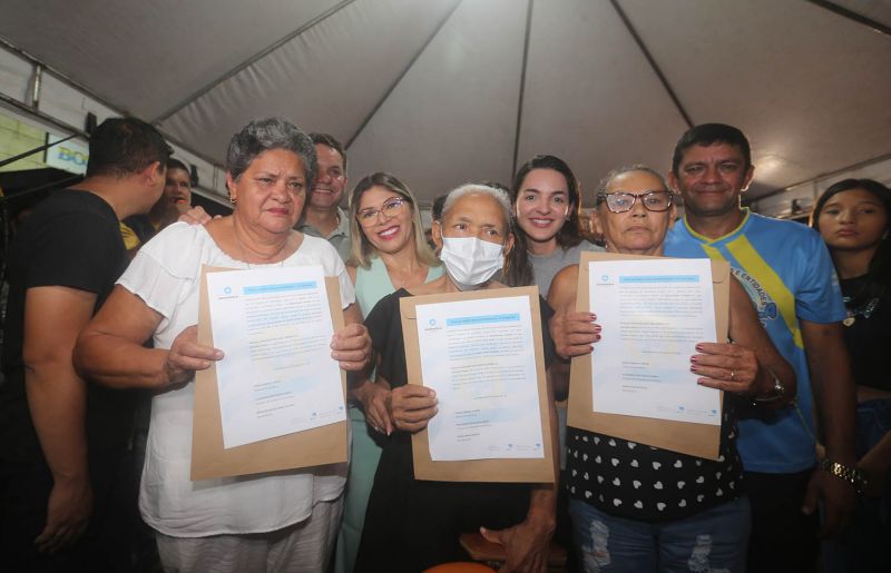 Entrega Títulos de Propriedades no conjunto Júlia Seffer