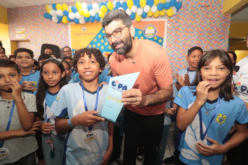 Entrega de Medalhas para alunos da EMEF Frederico Santos de Souza para os participantes da OPA 2024