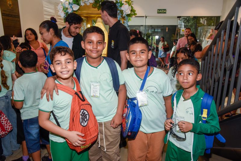 Visita guiada no parque Vila Maguary dos alunos da escola Gregório de Almeida Brito
