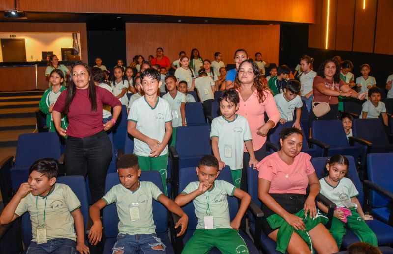 Visita guiada no parque Vila Maguary dos alunos da escola Gregório de Almeida Brito