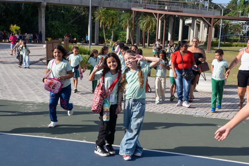 Visita guiada no parque Vila Maguary dos alunos da escola Gregório de Almeida Brito