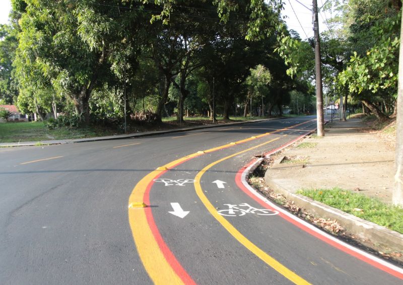 Inauguração de pavimentação asfáltica na avenida Coletora no conjunto Júlia Seffer