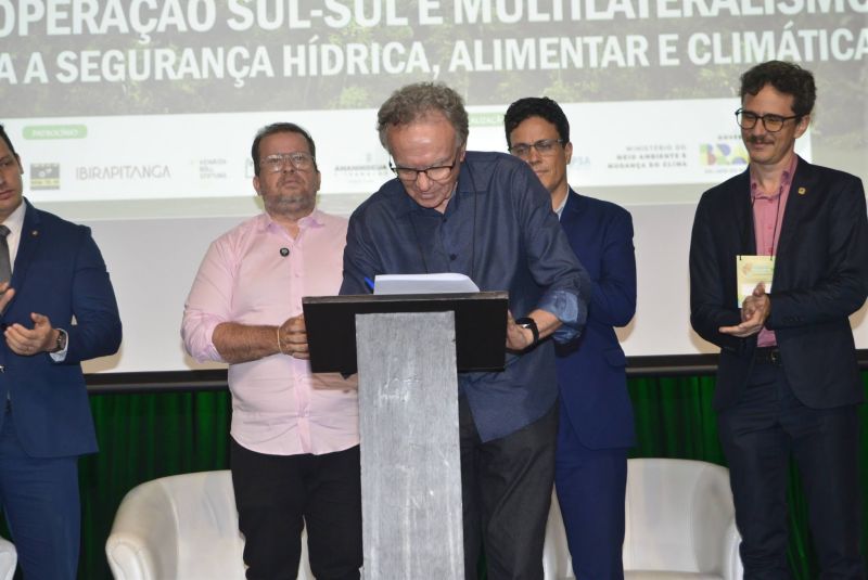 Fórum Internacional Pré-COP 30 no Teatro Municipal