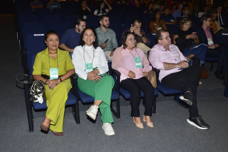 Fórum Internacional Pré-COP 30 no Teatro Municipal