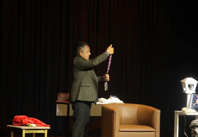 Monólogo além do silêncio com peça teatral de inclusão Autista