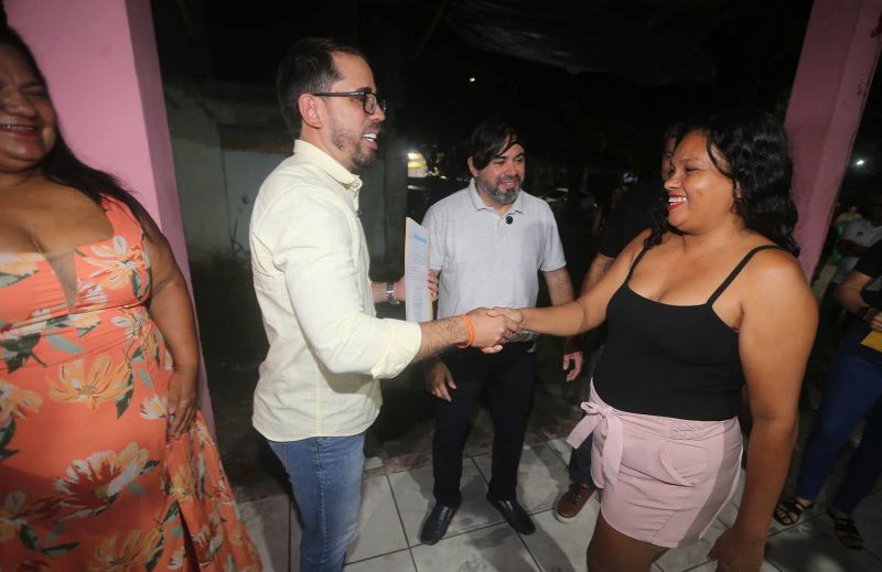 Entrega títulos de propriedade na estrada do Icui Guajará Il