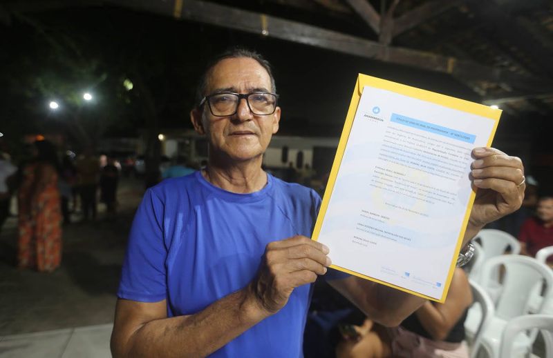 Entrega títulos de propriedade na estrada do Icui Guajará Il