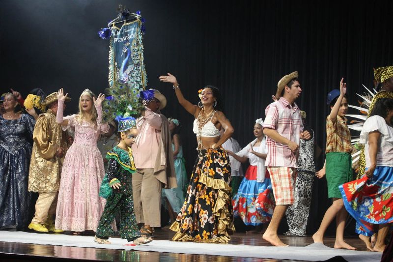 O Herdeiro Cativo do Reino de Mamwe, pauta Racial no teatro Municipal